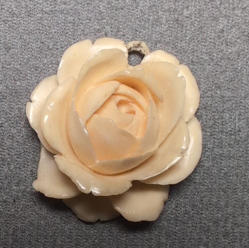 Vintage Hand Carved Rose Flower Pendant Cream Ivory Tone